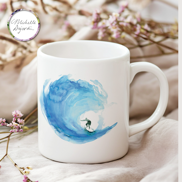 Koffiemok met surf aquarel illustratie van Michelle Dujardin