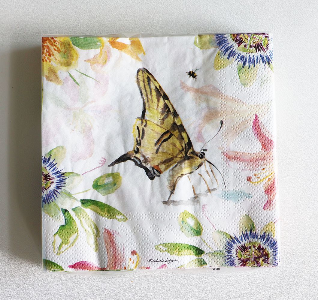 Bloemen en vlinders natuur servetten van Michelle Dujardin